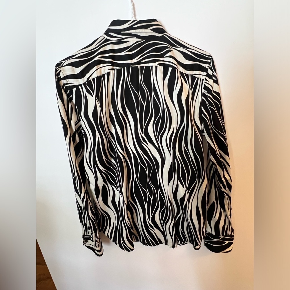 Chaps Black & White Wave-Print Button-Front Blouse - Picture 4 of 5